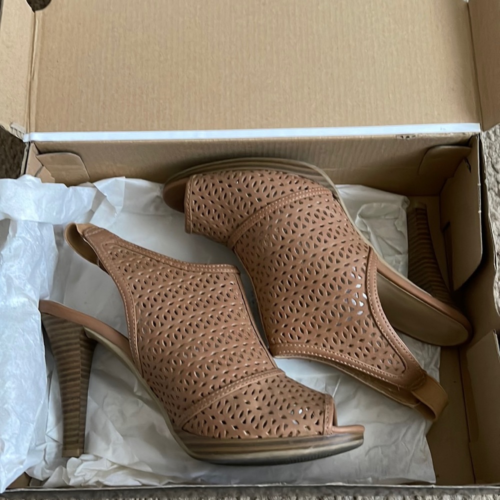 Tan heels